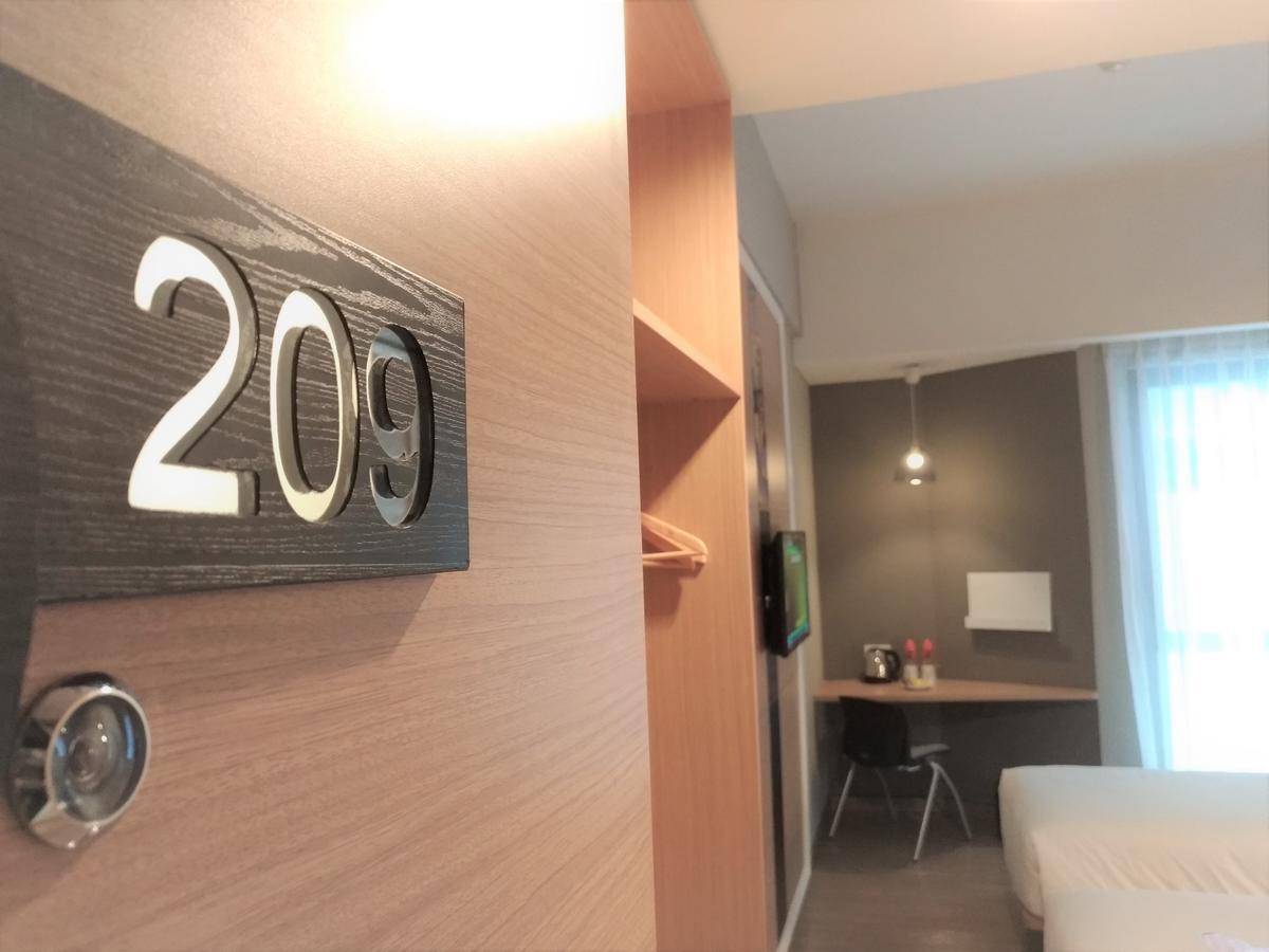 Maxone Platinum Hayam Wuruk Hotel Jakarta Buitenkant foto