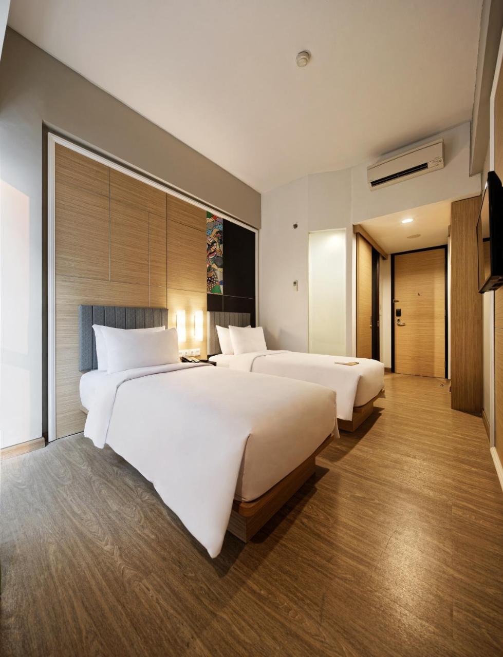 Maxone Platinum Hayam Wuruk Hotel Jakarta Buitenkant foto