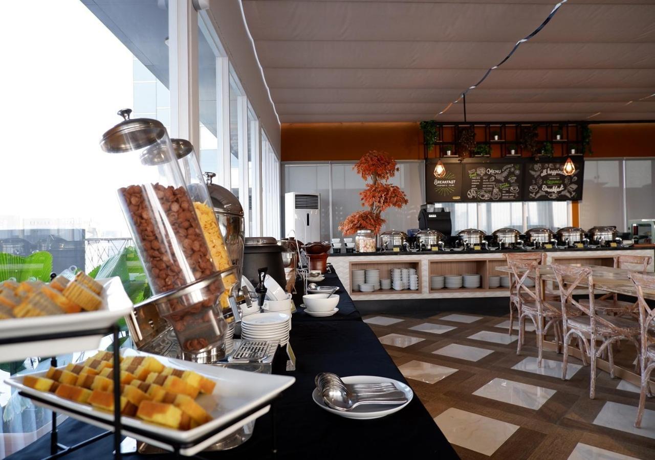 Maxone Platinum Hayam Wuruk Hotel Jakarta Buitenkant foto