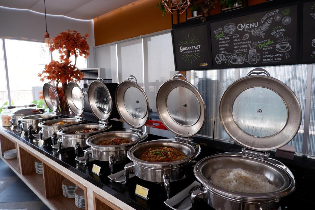 Maxone Platinum Hayam Wuruk Hotel Jakarta Buitenkant foto