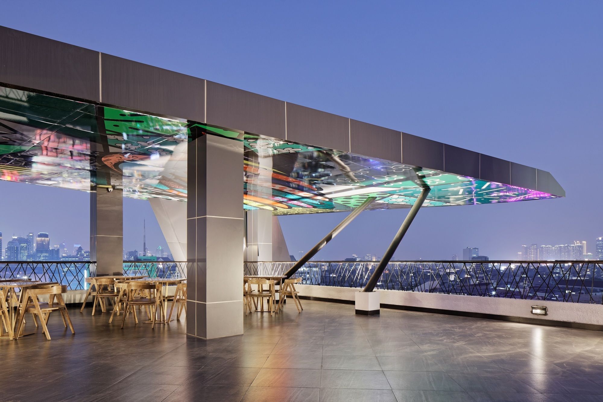 Maxone Platinum Hayam Wuruk Hotel Jakarta Buitenkant foto