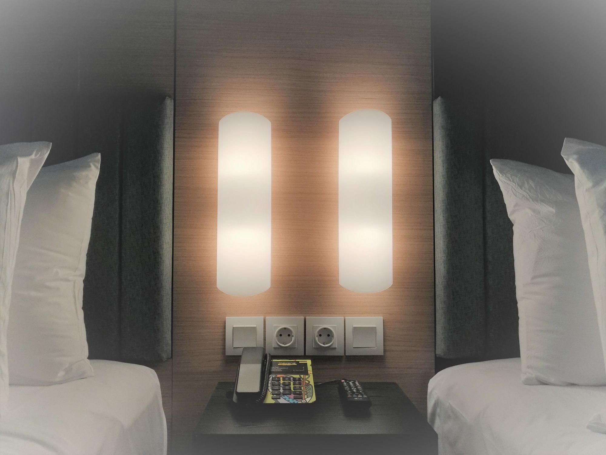 Maxone Platinum Hayam Wuruk Hotel Jakarta Buitenkant foto