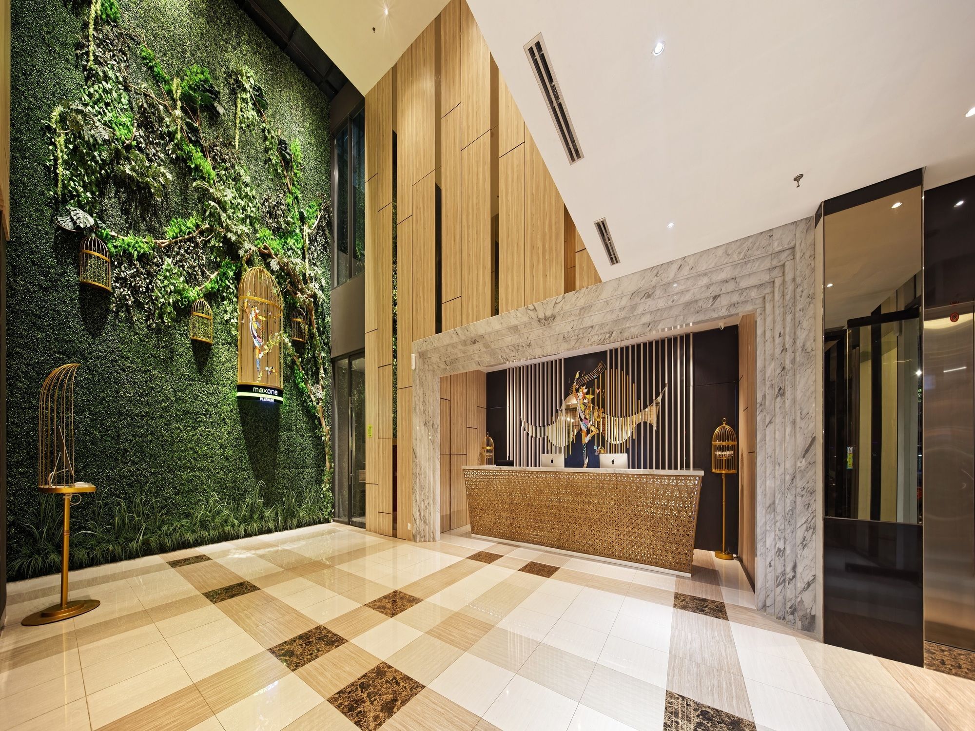 Maxone Platinum Hayam Wuruk Hotel Jakarta Buitenkant foto