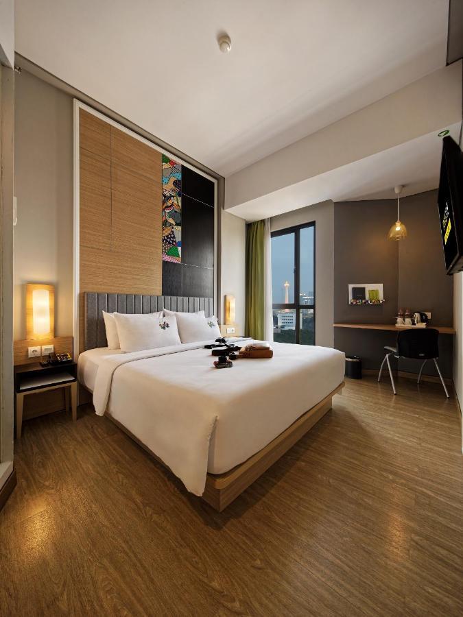 Maxone Platinum Hayam Wuruk Hotel Jakarta Buitenkant foto